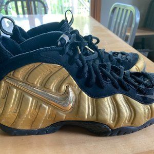 USED Size 10 NIKE Air Foamposite Pro 'Metallic Gold